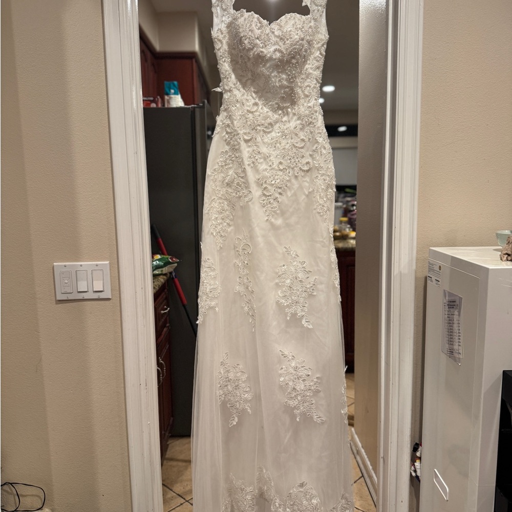 Elegant Lace Wedding Dress